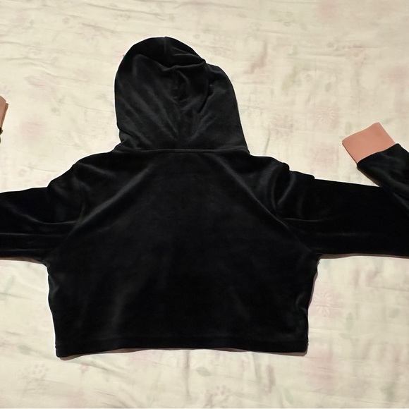 FILA Girls' short plush fabric hooded sports style - Picture 4 of 8